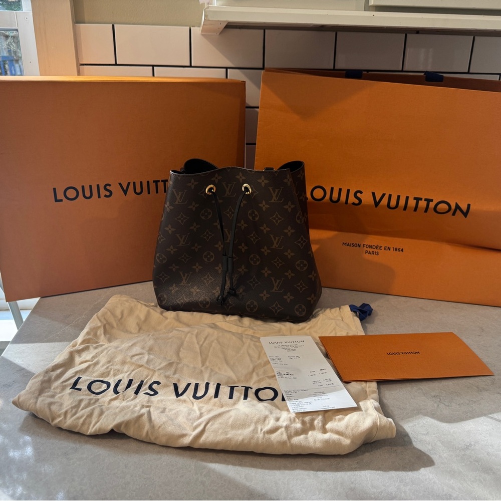 Retired Louis Vuitton Neo Noe in black